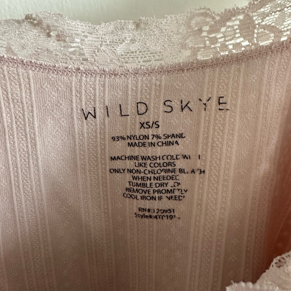 Wild Skyes Crop Lace Trim Tank Top Cami Size XS y2k style EUC

Bin 12 - Picture 5 of 9